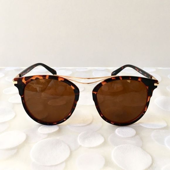 Chic Retro Tortoise Shell Print & Gold Sunglasses - Picture 2 of 7